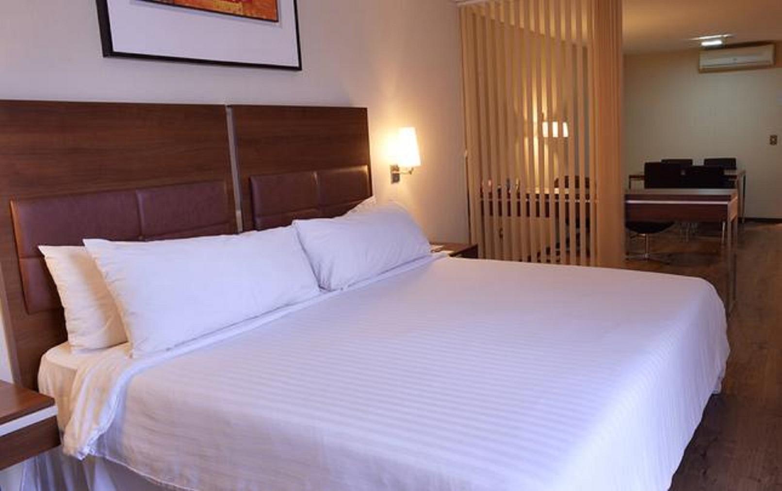 Howard Johnson La Canada Hotel & Suites Кордова Экстерьер фото