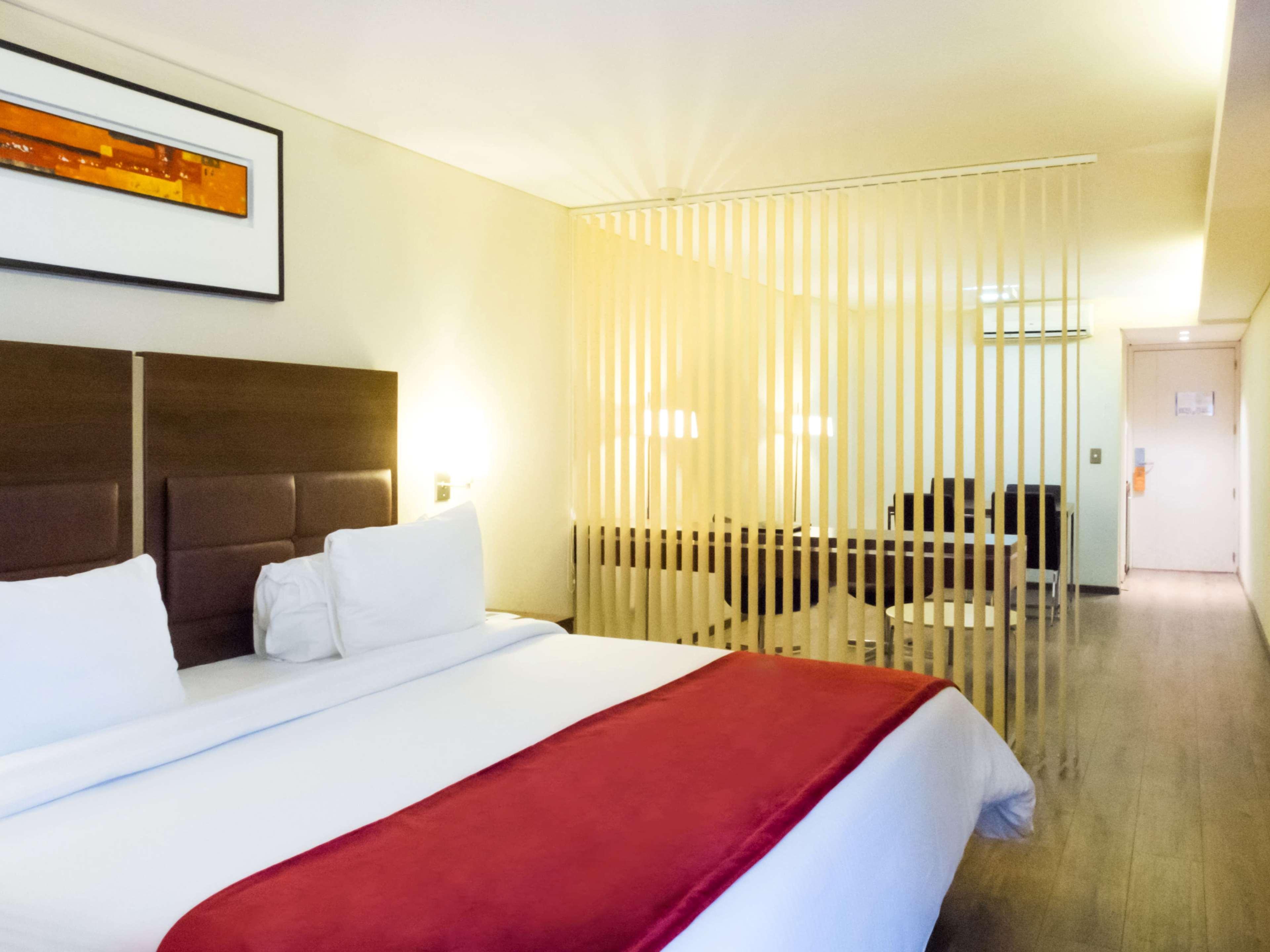 Howard Johnson La Canada Hotel & Suites Кордова Экстерьер фото